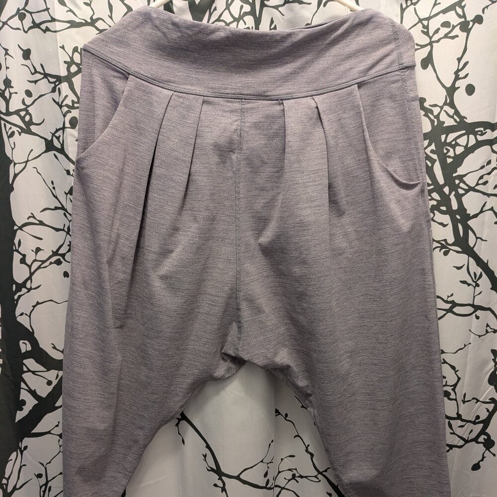 Lululemon Athletica Happy Hatha Crop Heathered Grey Fossil Pull-On Harem Pants